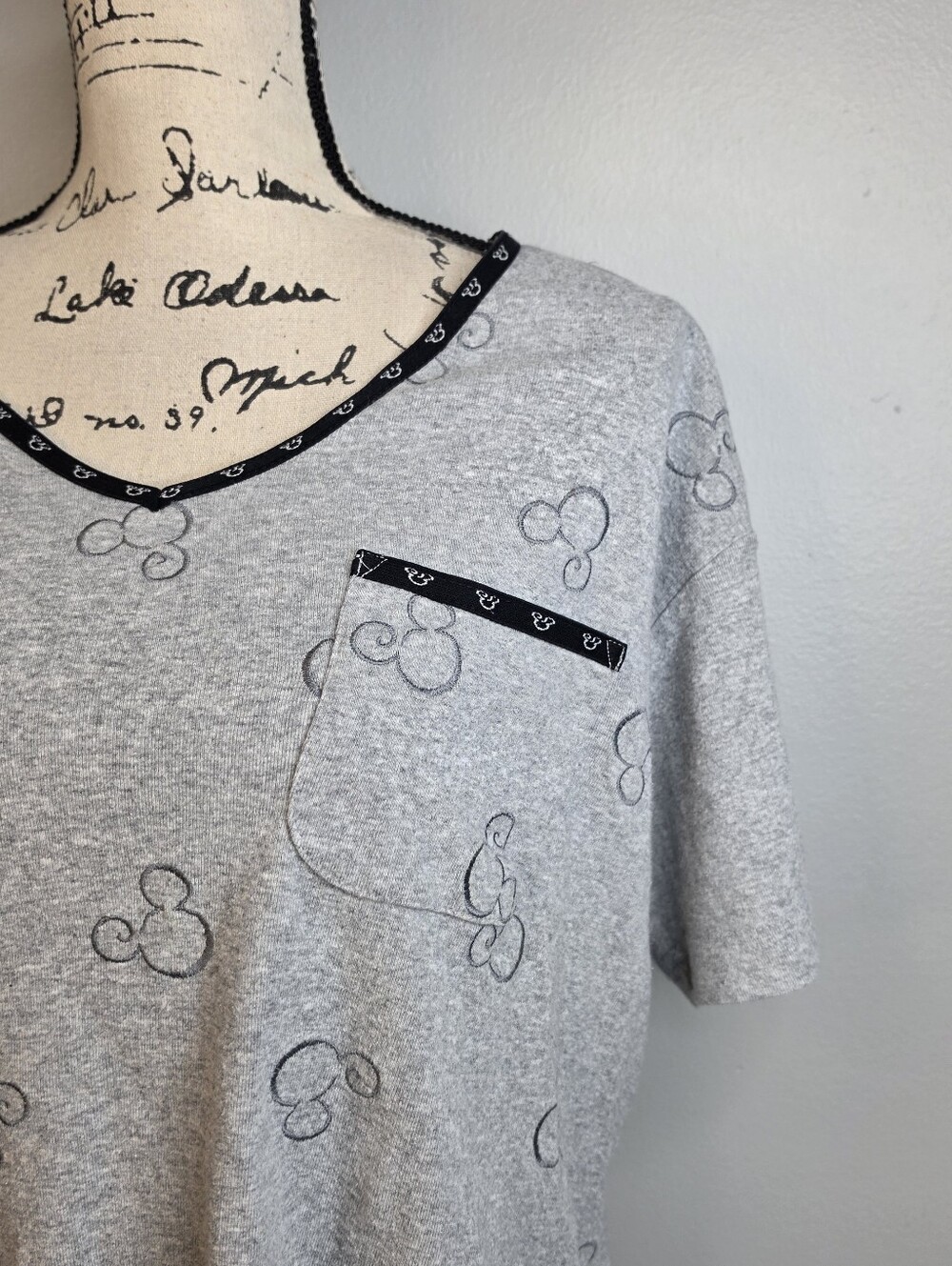 Vintage 90s y2k Disney Mickey Mouse gray cotton Cropped baby tee M/L - Picture 2 of 5